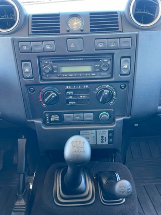 Land Rover Defender 2009