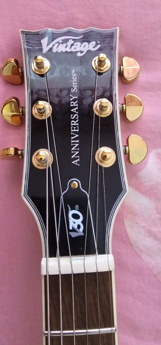 Vintage V100 30th Anniversary Greenburst Guitarra