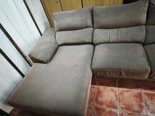 Sofá chaise longue color marrón