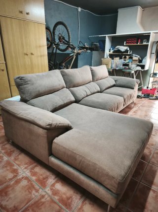 Sofá chaise longue color marrón