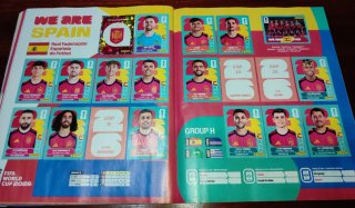 ÁLBUM MUNDIAL 2026 CON MAS DE 700 CROMOS + REVISTA