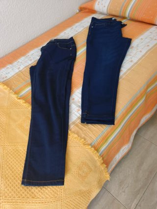 Pantalones vaqueros pitillo.