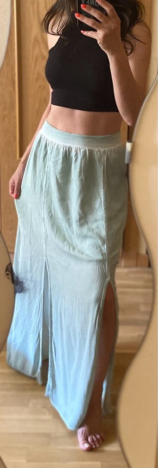 Falda amplia y larga Zara
