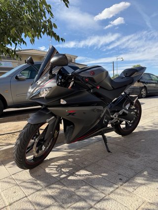Yamaha YZF R125 2013 Negra/Gris