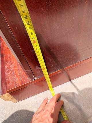 Set di 2 vetrine alte in legno con vetro