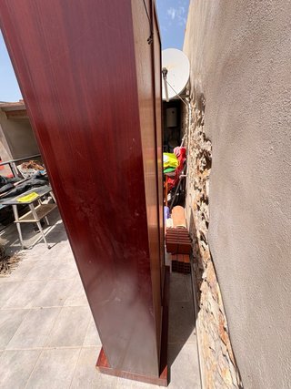 Set di 2 vetrine alte in legno con vetro