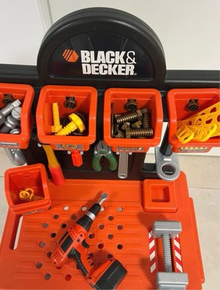 Banco de herramientas Black+Decker