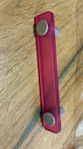 2 Pomos de plástico rosa y metal