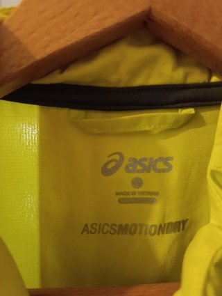 Chaqueta Cortavientos ASICS MotionDry Amarilla