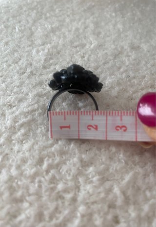 Anillo piedras negras
