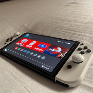 Nintendo Switch OLED Blanca y Negra