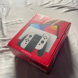Nintendo Switch OLED Blanca y Negra
