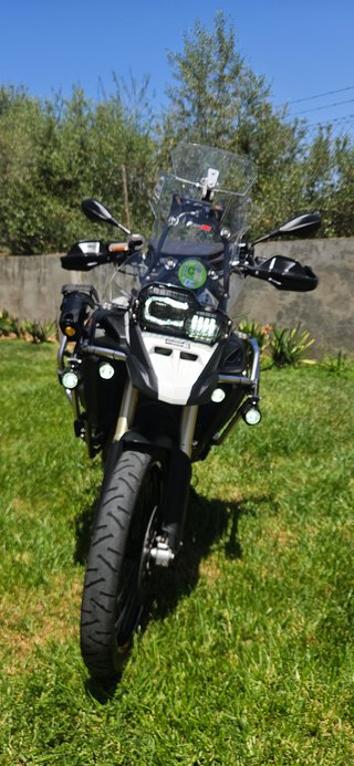 BMW GS 800 AdventureHERMOSA Negra y Blanca