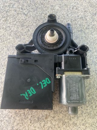 Motor elevalunas delantero derecho VW Passat B6 B7