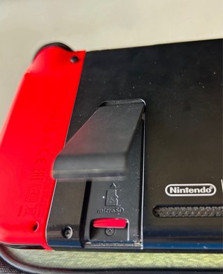 Nintendo Switch azul y roja