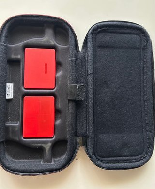 Nintendo Switch azul y roja