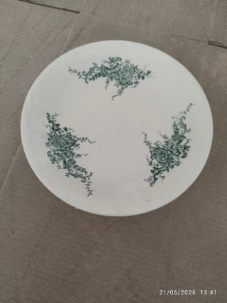 Vajilla de porcelana con flores