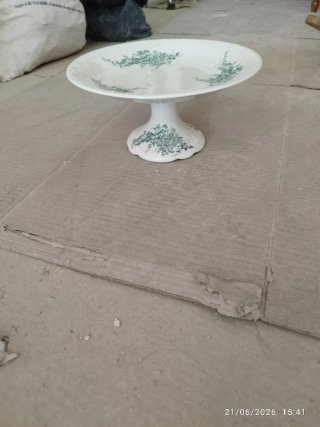 Vajilla de porcelana con flores