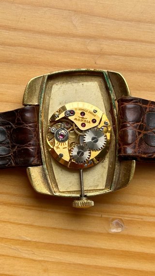 Reloj suizo Mondia Mecánico Chapado Oro