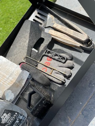 Barbacoa de carbón Imor Milano Negra con accesorio