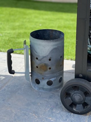 Barbacoa de carbón Imor Milano Negra con accesorio