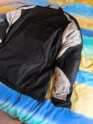 Chaqueta de moto negra
