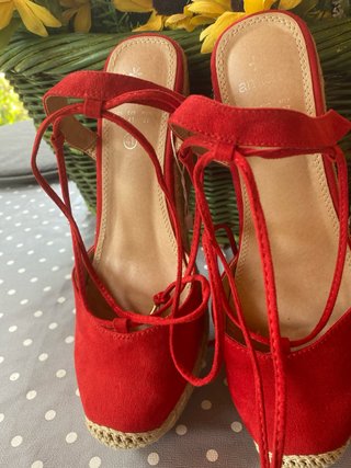 Alpargatas cuña rojas con lazo T40