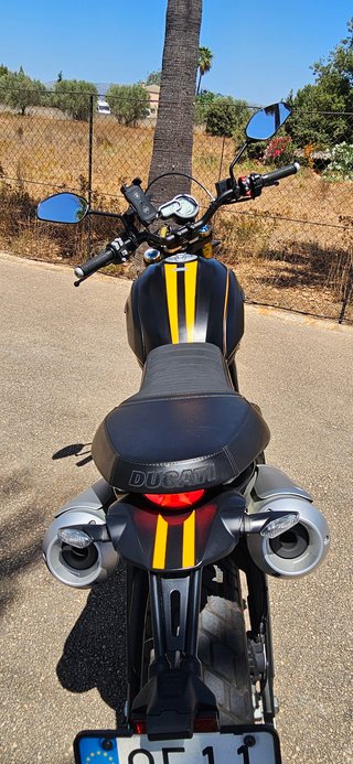 Ducati Scrambler 1100cc Negra/Dorada