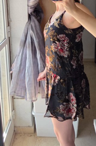 Vestido negro floral