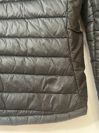 Anorak ligero reversible negro/rojo