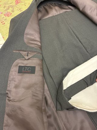 Traje de caballero gris