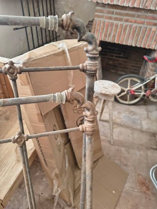 Cabecero de forja