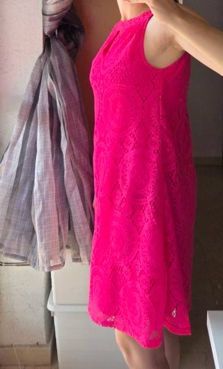 Vestido rosa con encaje