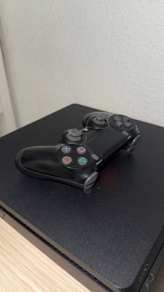 PS4 Slim Nero