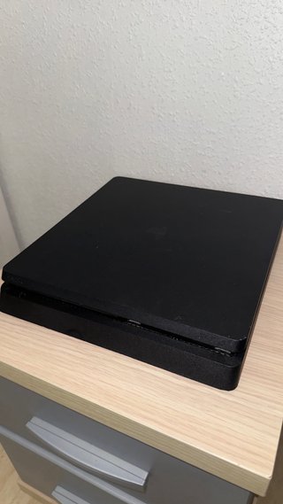 PS4 Slim Nero