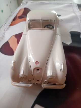 Jaguar XK 120 Burago 1:24 anni '90