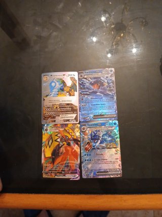 Lote 4 Cartas Pokémon EX y VMAX