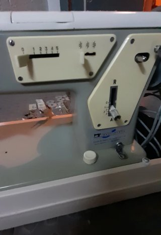 Máquina de coser y bordar Wertheim