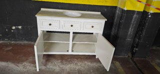 Mueble de baño de madera y mármol