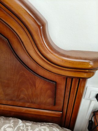 Cabecero de madera estilo clásico
