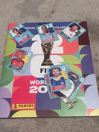 Álbum Mundial FIFA 2026 + 10 cromos.Los de la foto