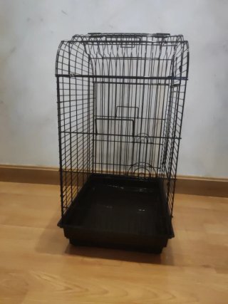 Jaula para pájaros negra