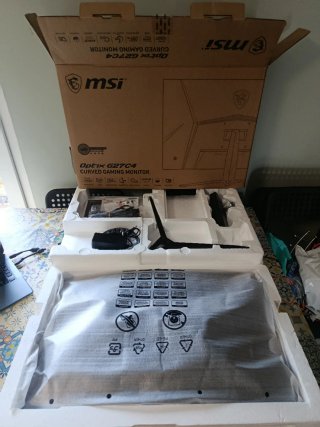 MSI Optix G27C4 Monitor Gaming Curvo