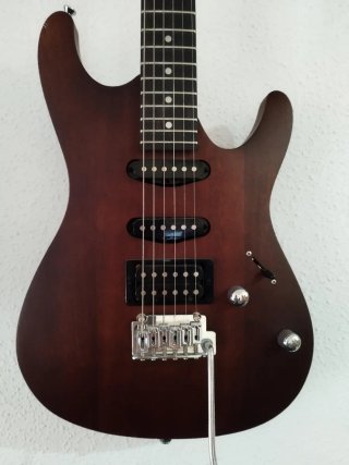 Guitarra Eléctrica Ibanez Gio poquísimo uso
