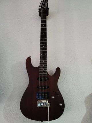 Guitarra Eléctrica Ibanez Gio poquísimo uso