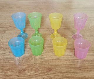 Vasos de plástico IKEA para niños