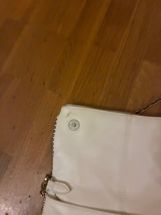 Bolso Brownie blanco con tachuelas