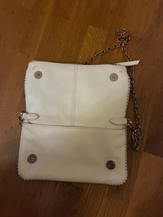 Bolso Brownie blanco con tachuelas
