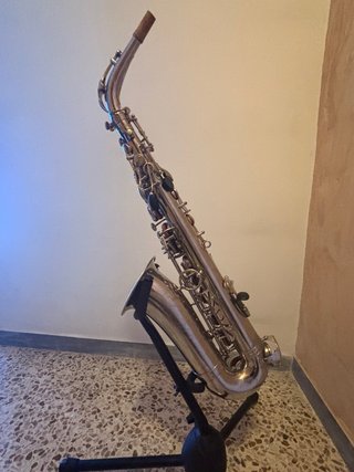 Saxofón Alto H. Suzuki Como Nuevo