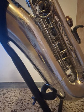 Saxofón Alto H. Suzuki Como Nuevo